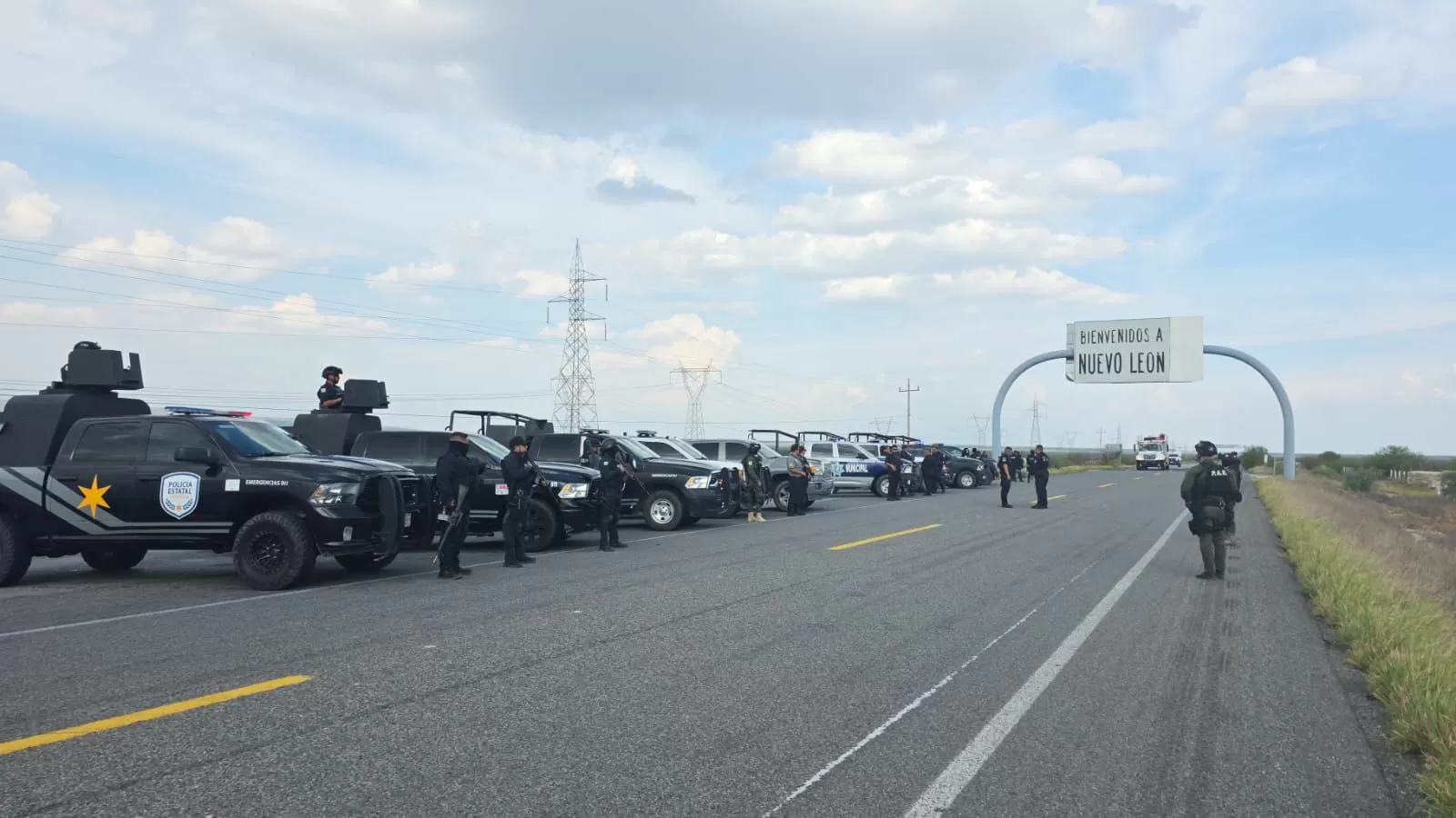 Detienen a grupo de presuntos halcones en brecha del municipio de Hidalgo