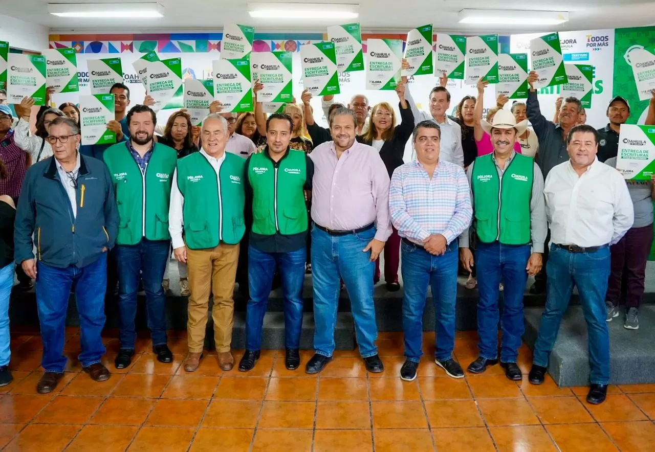 Avanza Ramos Arizpe en la regularización de predios y concesión de escrituras