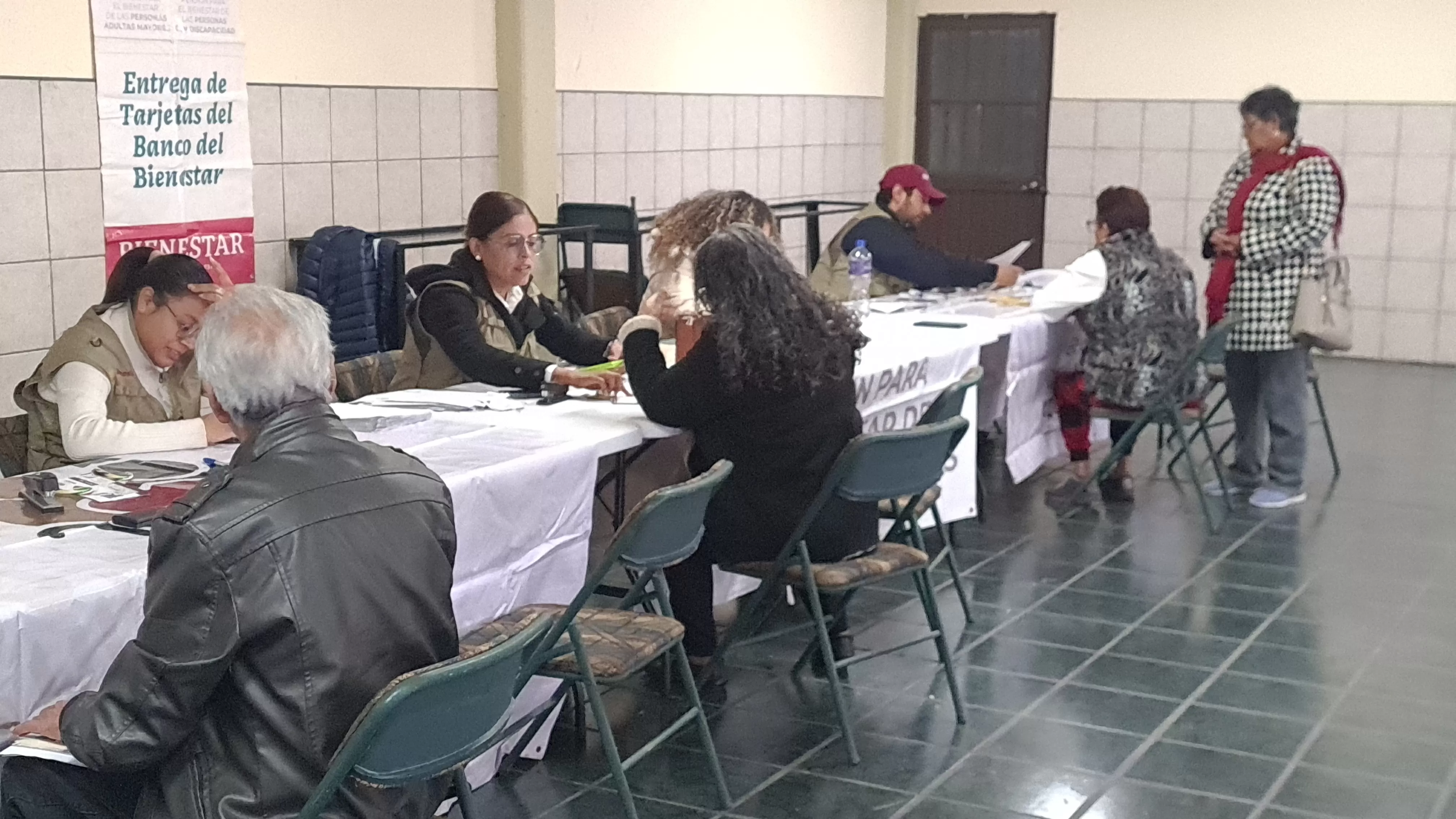 Entregan más de 140 tarjetas del Banco del Bienestar a beneficiarios