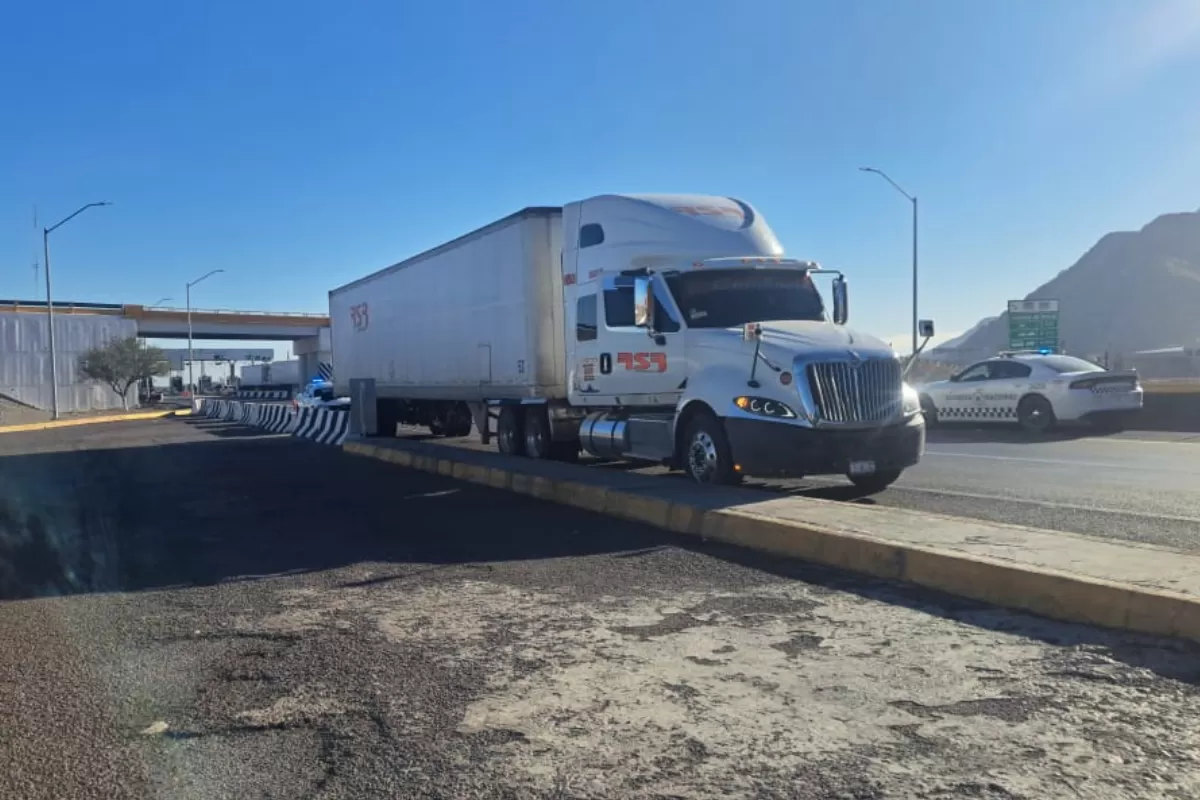 Frustra GN asalto a tractocamión y libera a conductor privado de su voluntad; hay dos detenidos