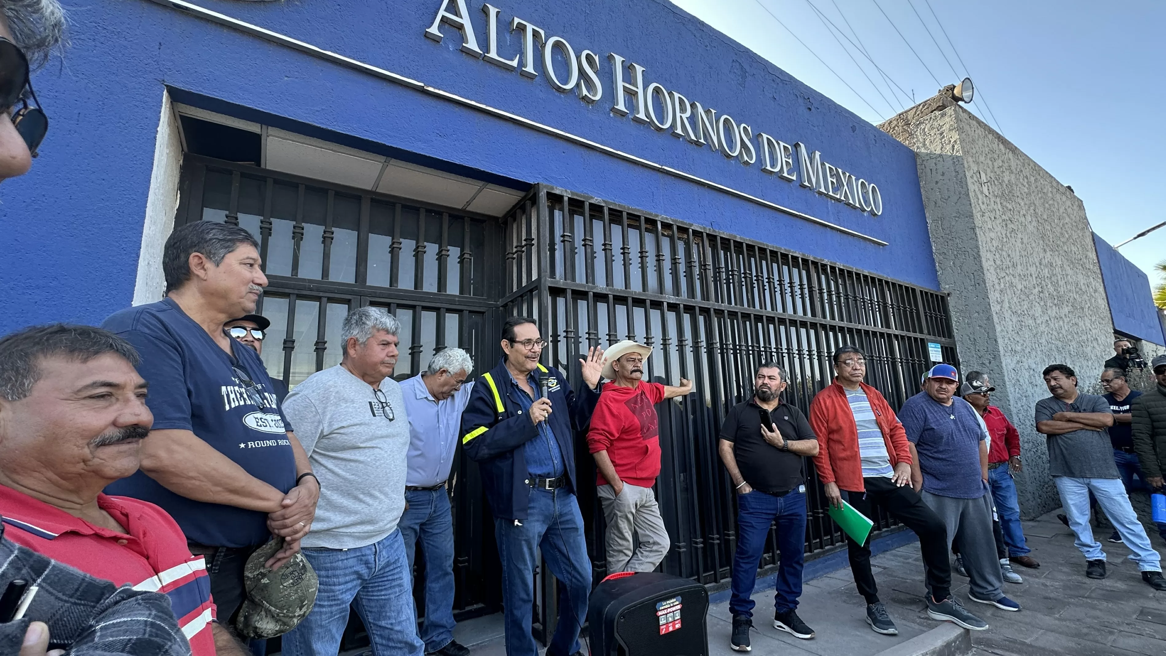 Trabajadores de AHMSA exigen audiencia con Claudia Sheinbaum