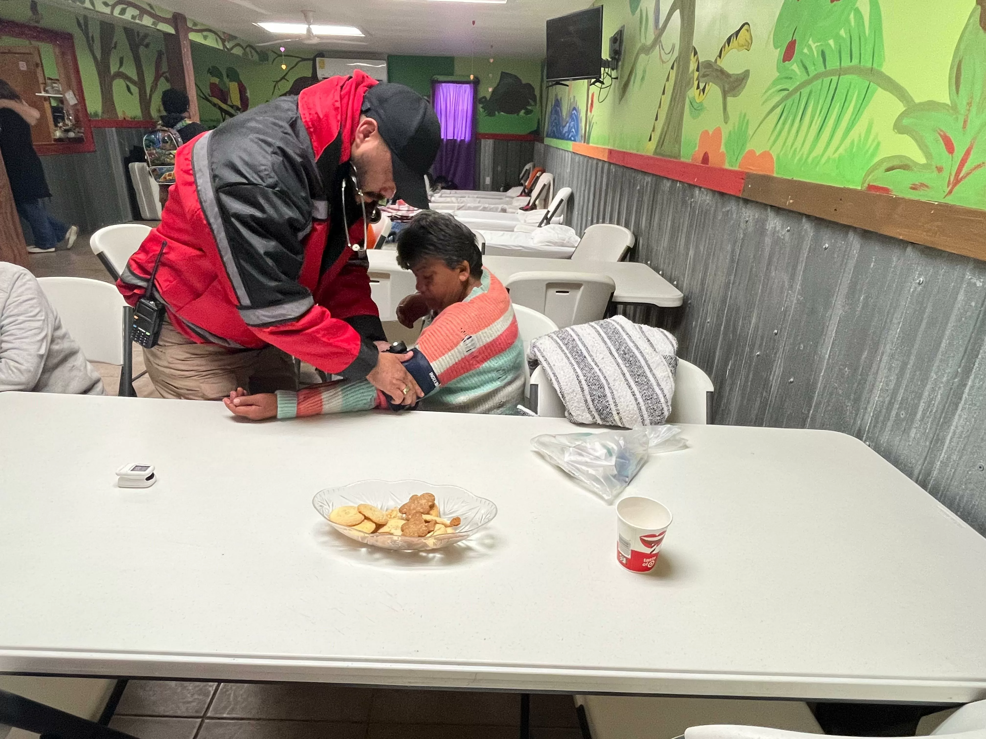 Atienden a casi 100 personas en refugios temporales en municipios del luz de Coahuila