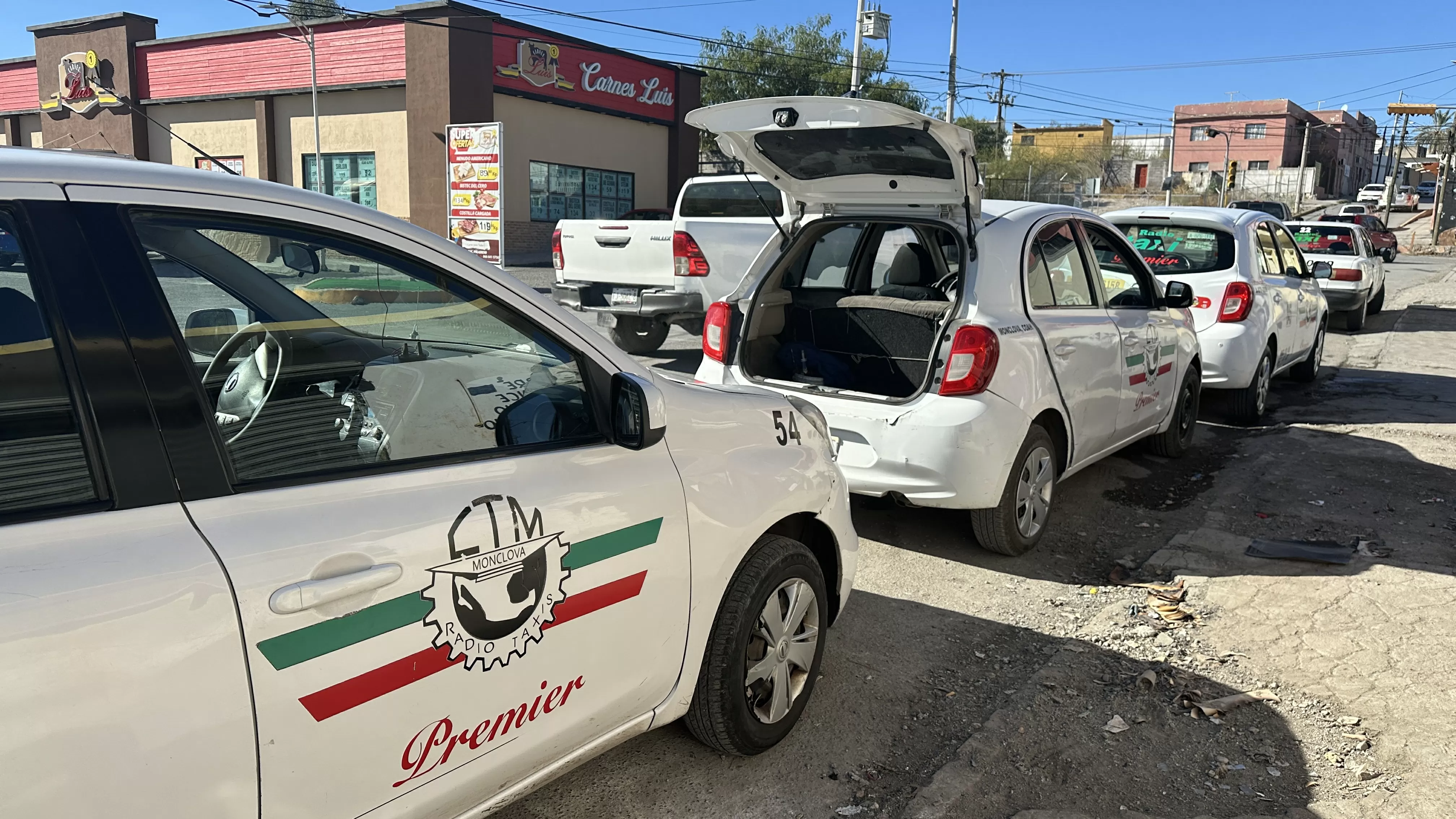 Inspecciona CTM a taxis para garantizar servicio limpio