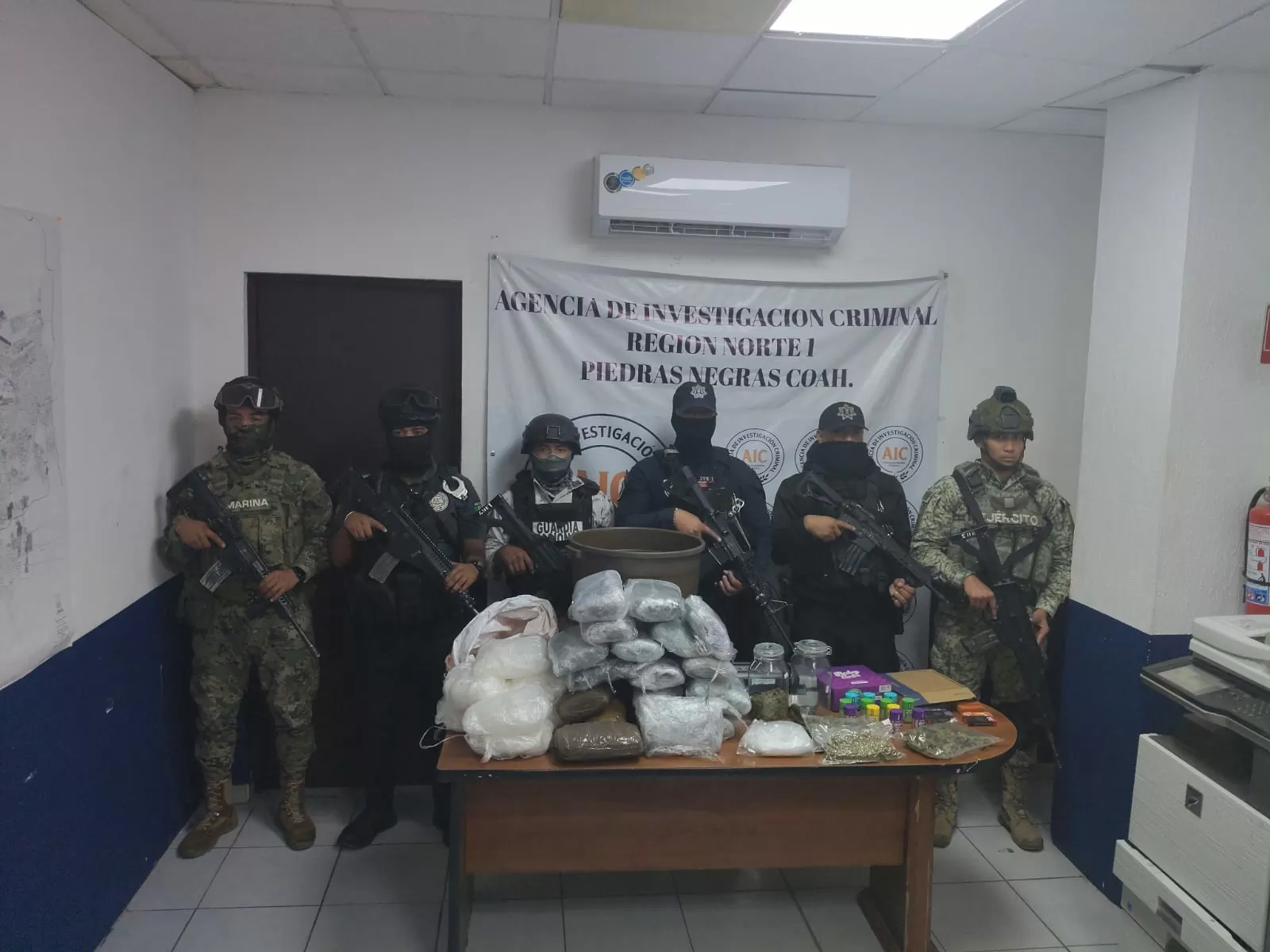 Aseguran drogas y detienen a pareja en Piedras Negras