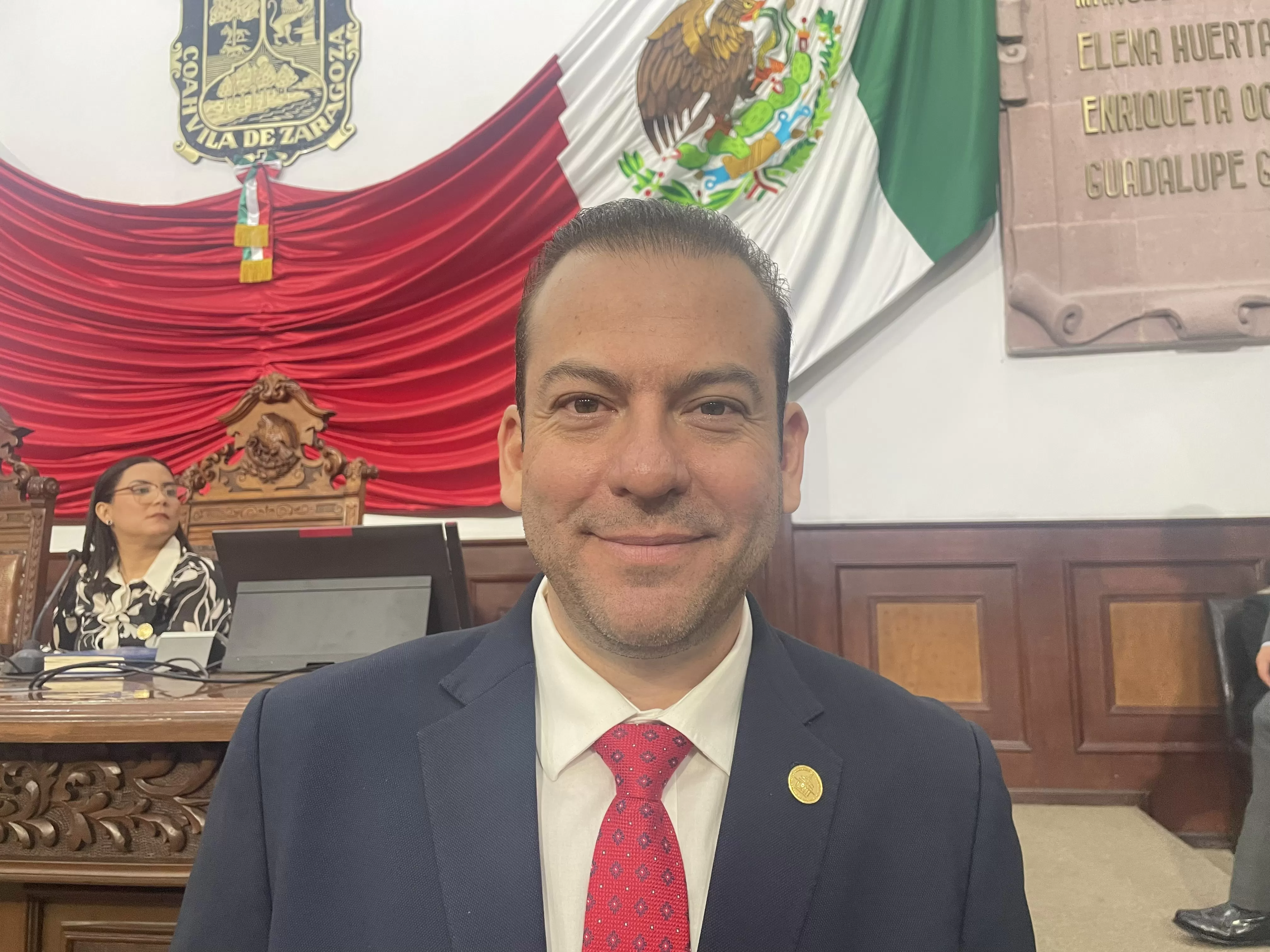 Dará diputado Felipe González continuidad a reformas versus escuelas y colegios abusivos