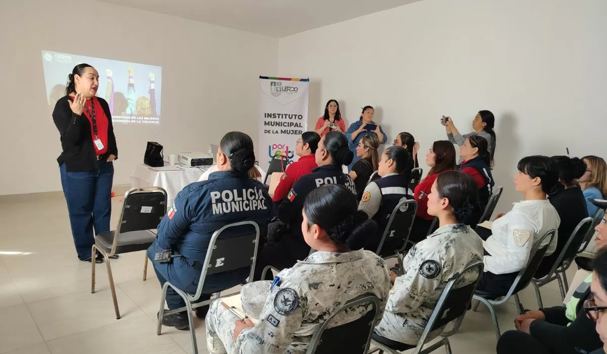 Capacitan a autoridades que acompañarán a mujeres durante la despedida del 8M; buscan evitar agresiones como las del 2024