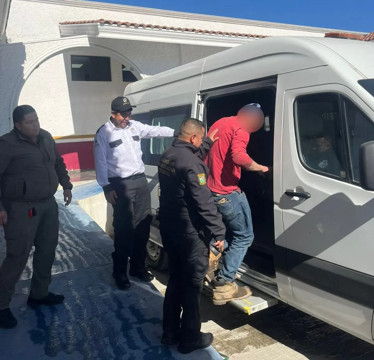 Detienen en Saltillo a hombre acusado de robo en Florida
