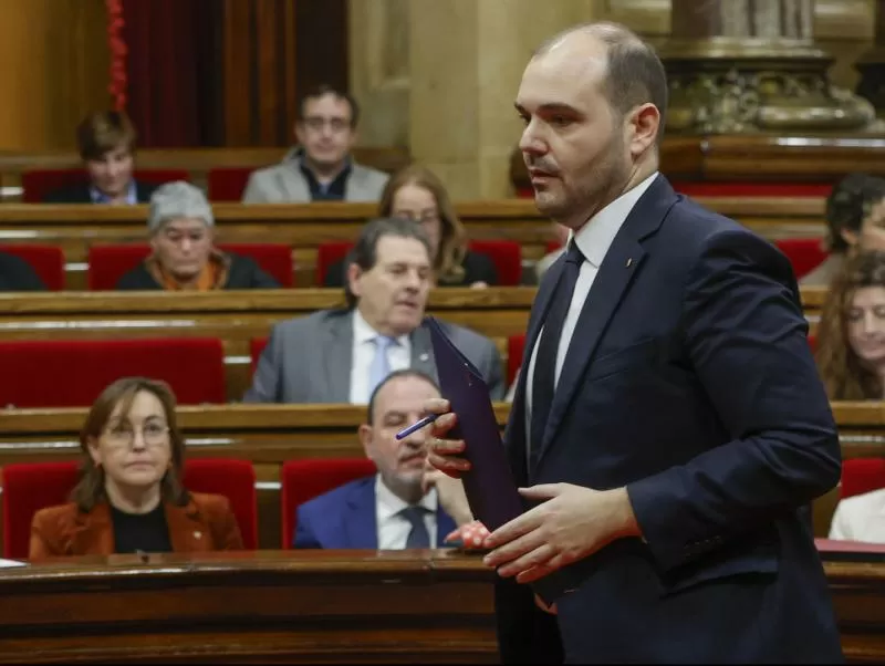 Dalmau reitera el compromís d’Illa amb la recaptació de l’IRPF