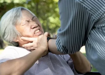 Acuchilla a su abuelita por un regaño