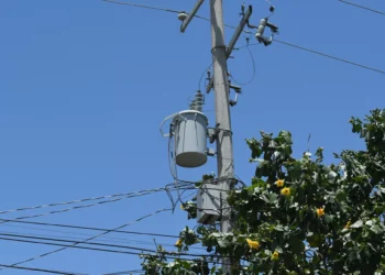 Exhortan a la CFE a implementar un plan de acciones para librarse afectaciones por apagones