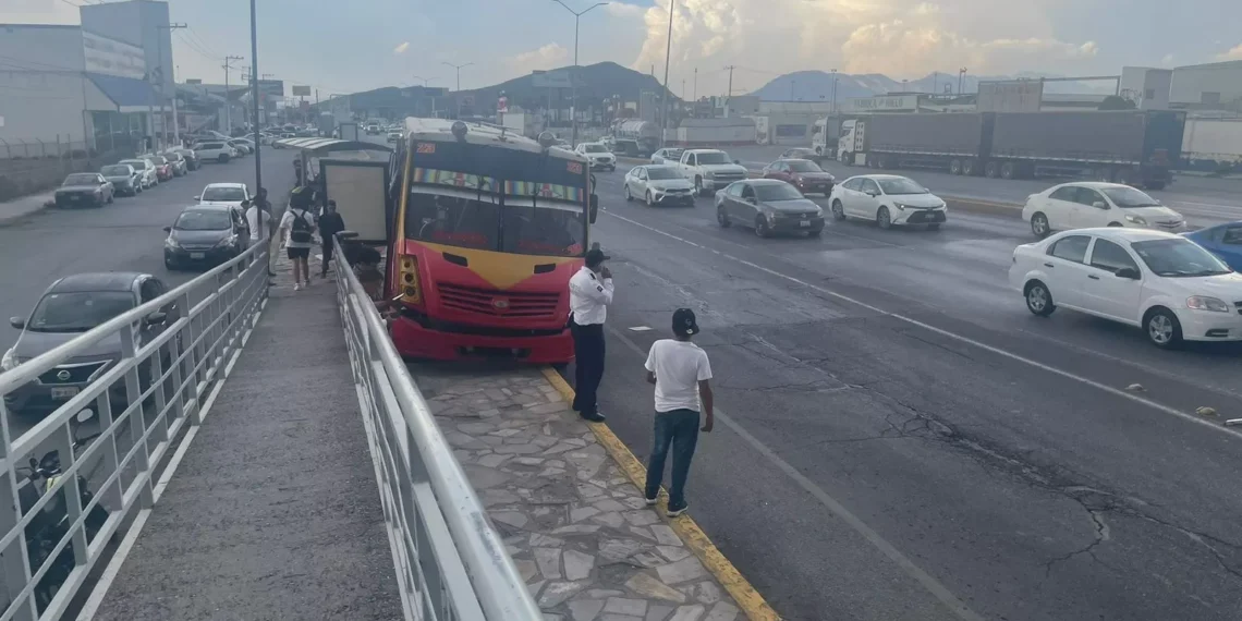 Arrolla autobús a seis personas en la ciudad de Saltillo