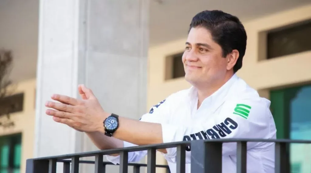 Carballo se sale con la suya