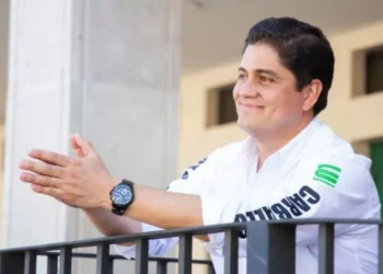 Carballo se sale con la suya