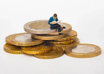 “El poder de la economía en nuestra sociedad actual”