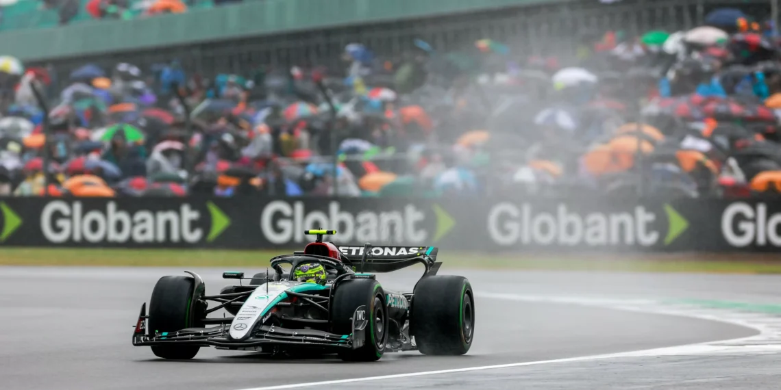 Sir Lewis Hamilton gana éjabalina carrera que hace época; GP de Reino Unido