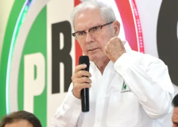 Revolucionar, único camino para fortalecer al PRI en México: Robles Loustaunau