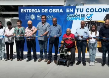 Entrega alcalde obra de pavimento en colonia Fovissste de Monclova