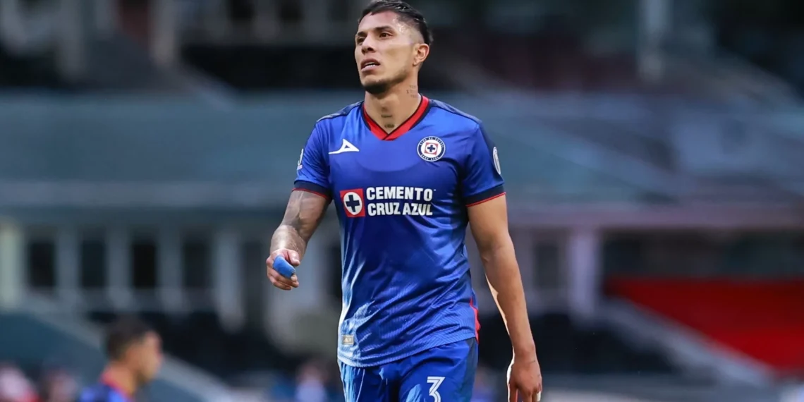Carlos Salcedo y un enigmático mensaje; ¿Se queda en Cruz Azul?