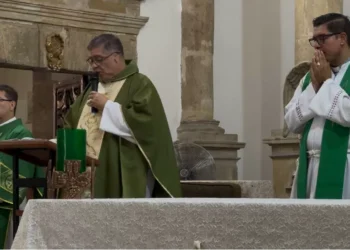 Iglesia de Monclova ofrece misa por el nuevo ciclo escolar