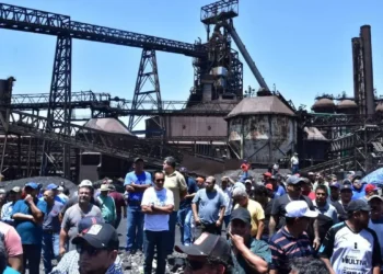 El agrupación advierte que la quiebra de AHMSA podría desencadenar protestas sociales