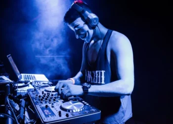 “El poder de la poesía: compañera de nuestras emociones”