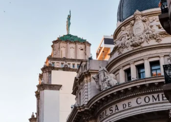 “La Economía y su impacto en la sociedad”