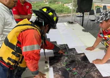 Ya suman 328 brigadistas en la búsqueda de la tercera pollo arrastrada por el arroyo