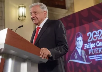 Ernesto Zedillo endeudó al país por 50 años: AMLO