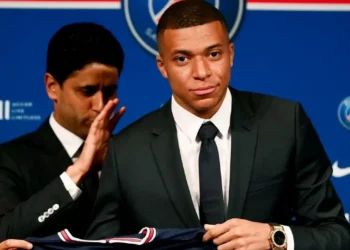 Liga francesa ordena al PSG retribuir adeudos de 55 millones de euros a Mbappé