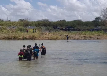 Localizan los cuerpo sin biografía de dos hombres en dos puntos del río Bravo