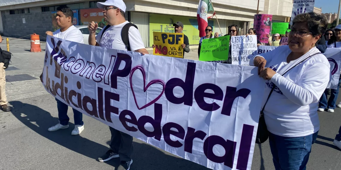 Se manifiestan trabajadores del PJF en Saltillo