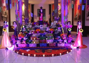 Congreso del Estado presenta su Altar de Muertos dedicado a exdiputadas locales