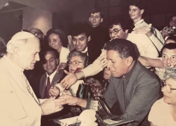 Restos del Padre Ernesto Rojas son reubicados en el monumento de San Juan