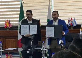 Firman arreglo el IEC y la UTC para promover la cultura democrática