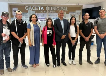 Estudiantes de Derecho visitan Palacio Municipal de Monclova