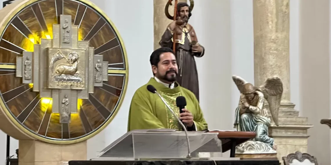 Monseñor llama a la esperanza ante crisis económica de AHMSA