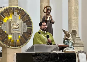 Monseñor llama a la esperanza ante crisis económica de AHMSA