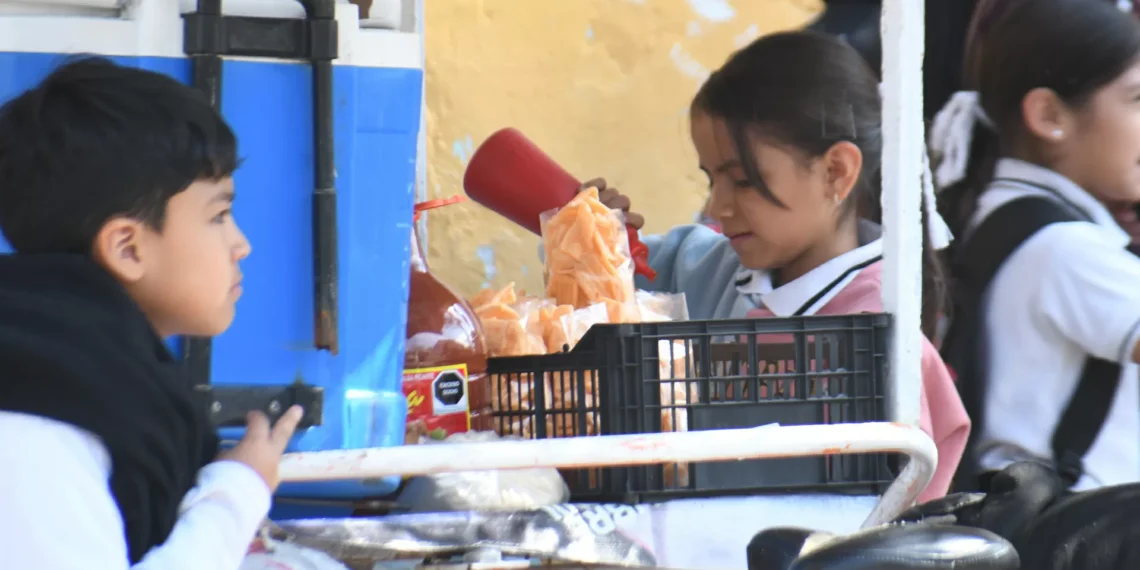 Coahuila socializa acuerdo federal para eliminar comida chatarra en escuelas