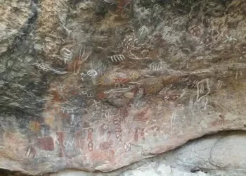 Roban pinturas rupestres en Cuatro Ciénegas