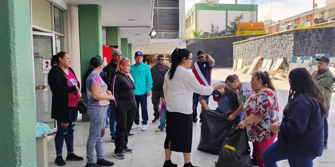 Iglesia lleva juguetes a niños en hospitales de Monclova