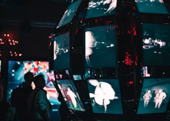 “La revolución tecnológica: de la rueda a internet”