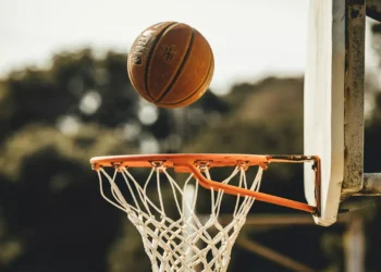 “Descubre la emoción del deporte y sus beneficios”