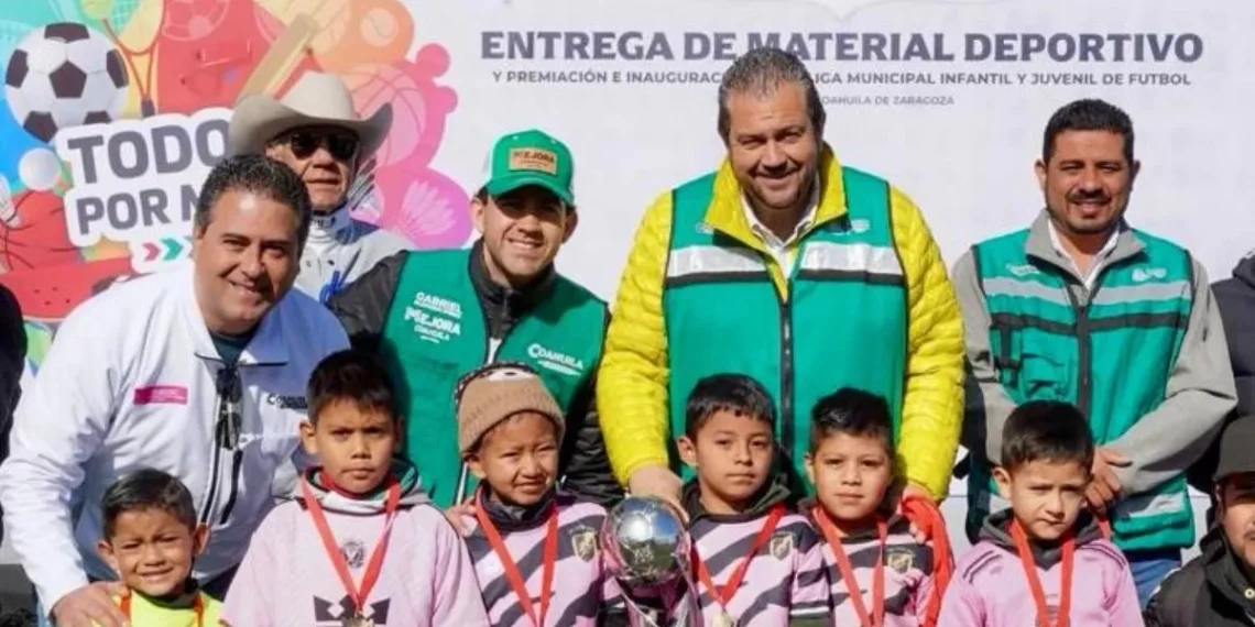 Entregan grupo deportivo a niños y jóvenes deportistas en Ramos Arizpe