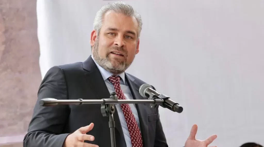 Gobernador de Michoacán ordena recuperar donaciones de Aureoles a la iglesia