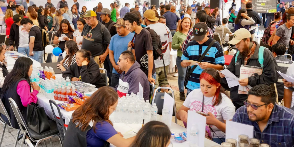 Ofertan más de 2 mil 500 vacantes en Feria del acoplamiento en Ramos Arizpe