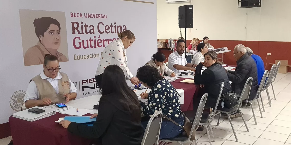 Terminan libramiento de tarjetas a beneficiarios de la Beca Rita Cetina en Piedras Negras