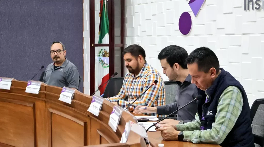 Boletas de elección del Poder Judicial jamás llevarán colores de partidos