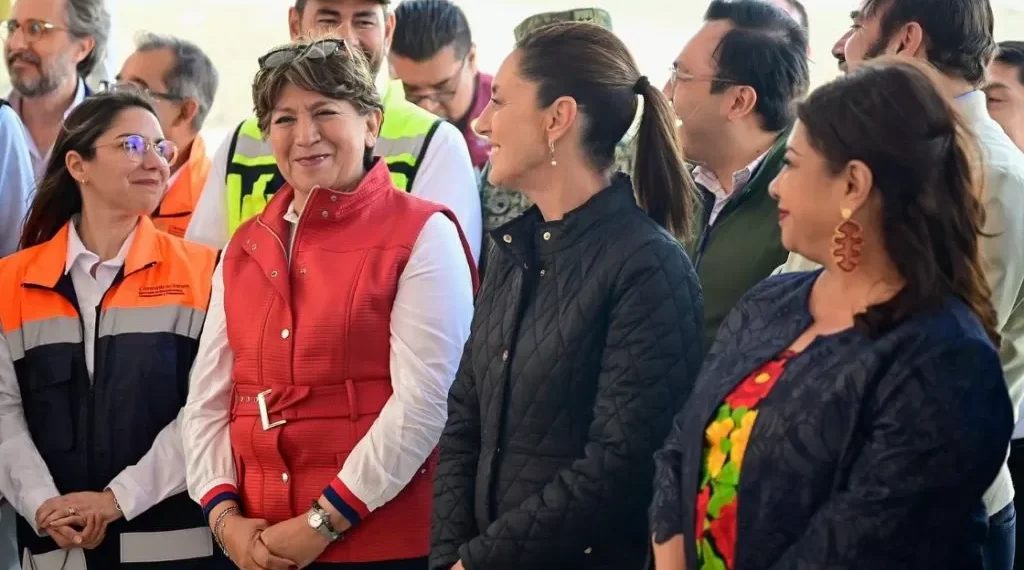 Supervisan Sheinbaum y Delfina trolebús elevado