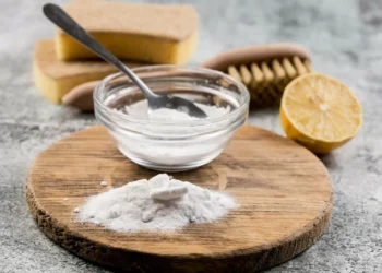 Cómo el bicarbonato de sodio puede exilar los olores desagradables de la ropa