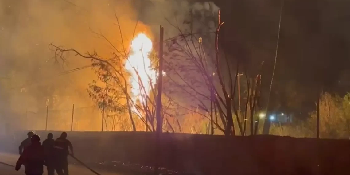 Incendio en patios de AHMSA fue provocado por adolescentes